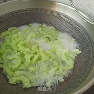 Make Scrambled eggs onions step 3