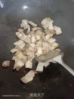 Make Five-flower fried tofu pies step 1