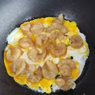 Make cucumber eggs and shrimp step 3