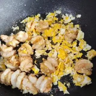 Make cucumber eggs and shrimp step 4