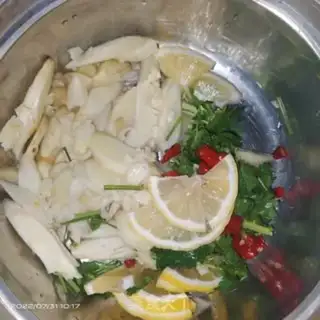 Make Low-fat lemon hand tore chicken step 3
