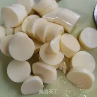 Make Tomato tofu soup step 1