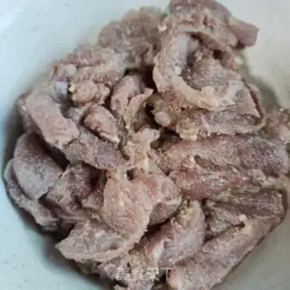 Make Chew and meat soup step 0