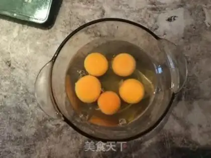 Make A simple pot cake step 2