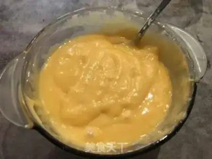 Make A simple pot cake step 4