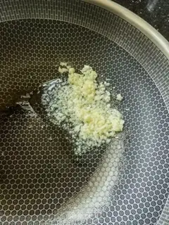 Make Iron Stick Mountain Powder clams step 2
