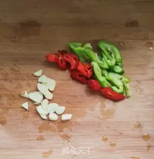 Make Piggy-cracked cabbage step 1