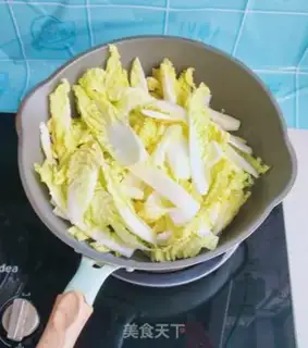 Make Piggy-cracked cabbage step 4