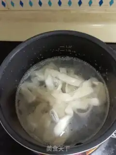 Make Dry-dry apricot mushrooms step 2