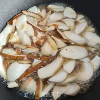 Make Dry-dry apricot mushrooms step 6