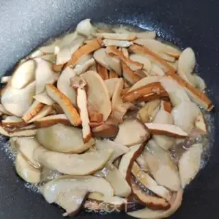 Make Dry-dry apricot mushrooms step 7