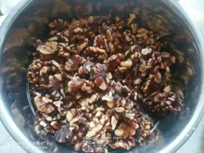 Make Amber walnuts step 2