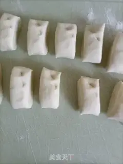 Make Roach and pork buns step 4