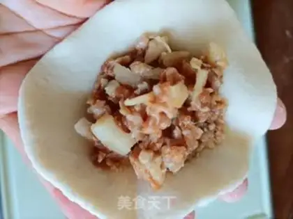 Make Roach and pork buns step 5