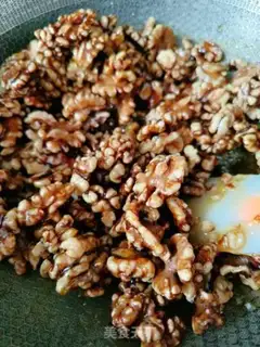 Make Amber walnuts step 10