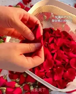Make Homemade rose wine step 0