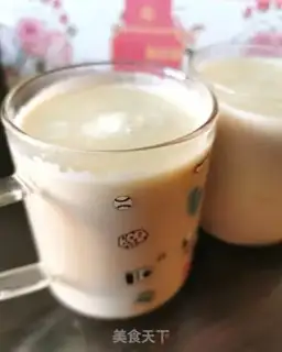 Make A simple, hot cocoon latte step 7