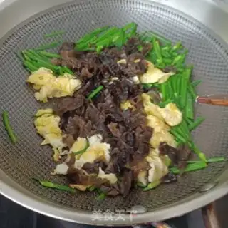 Make Oscillated eggs step 11