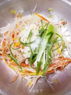 Make The green bean sprouts step 2