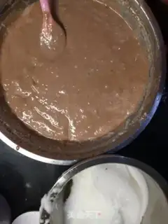Make Chocolate cream cheesecake step 3