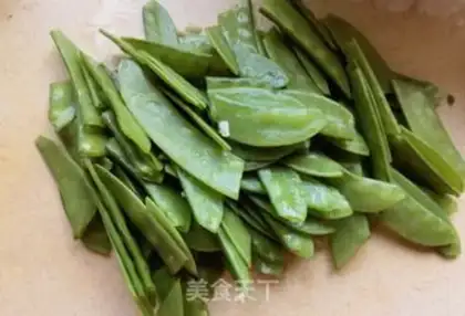 Make Garlic is good for Dutch beans step 1