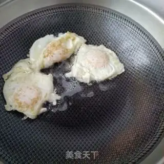 Make Shrimp omelet noodles step 6