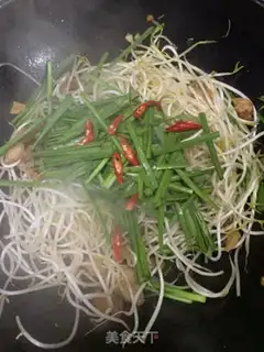 Make The bean sprouts are fried step 3