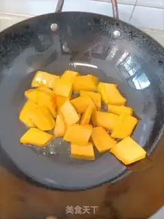 Make Pumpkin porridge step 1