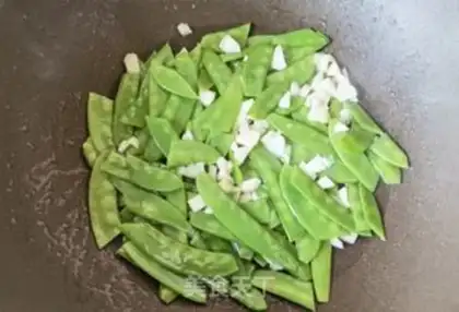 Make Garlic is good for Dutch beans step 5