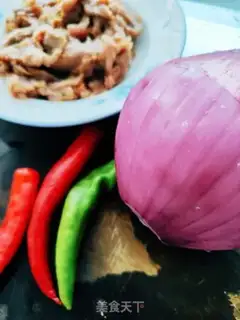 Make Onion beef step 0