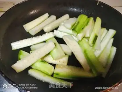 Make Egg melon soup step 3