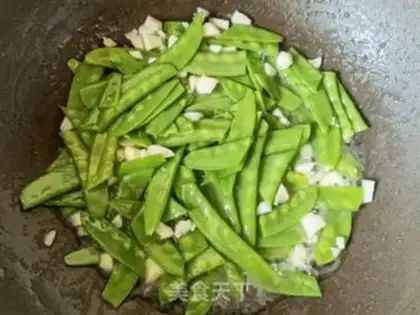 Make Garlic is good for Dutch beans step 7