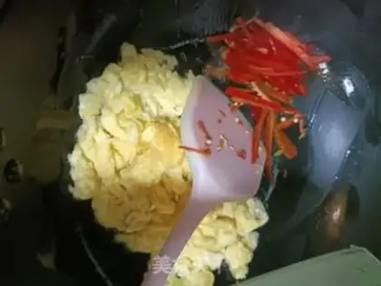 Make Scrambled eggs step 3