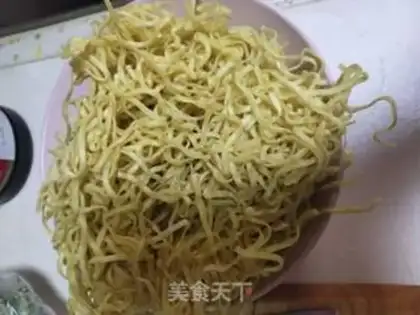 Make cucumber noodle step 0