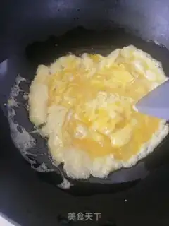 Make Scrambled eggs step 2