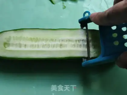Make A cucumber with vinegar step 2