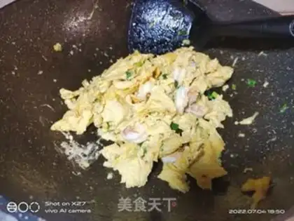 Make Shrimp fried eggs step 4