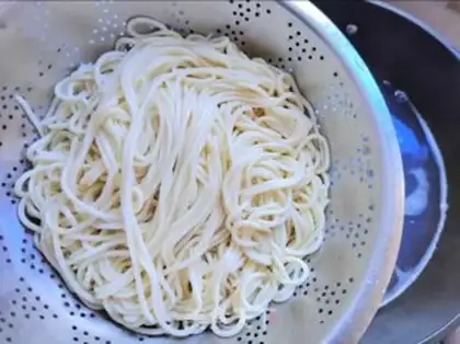 Make Sour spicy. Soup noodles step 6