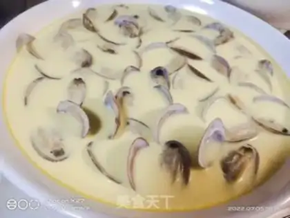 Make Cracking eggs step 3