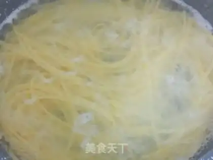 Make Shrimp-snack-snack-snack pasta step 3