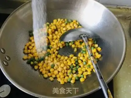 Make Peaches fried corn step 3