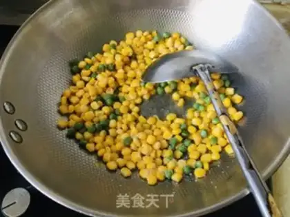 Make Peaches fried corn step 4