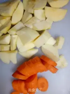 Make Apple carrot beet juice step 0