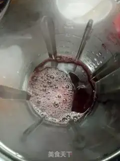 Make Apple carrot beet juice step 2