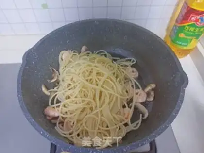 Make Shrimp-snack-snack-snack pasta step 9