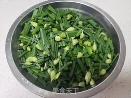 Make Fried eggs with moss step 1