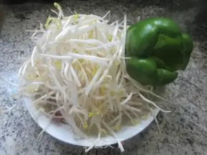 Make Potato pepper fried green beans step 0