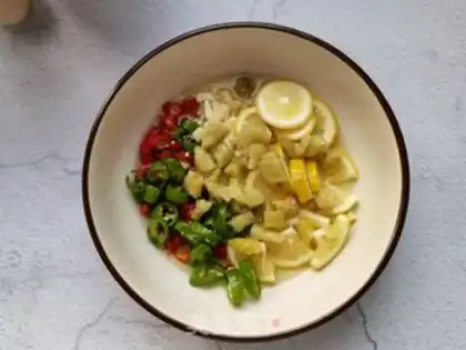 Make Pimpy lemon hand tore chicken step 10
