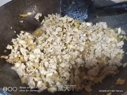Make Squeeze the meat and steam the eggplant step 2