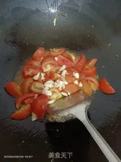 Make Tomato fried eggs step 5